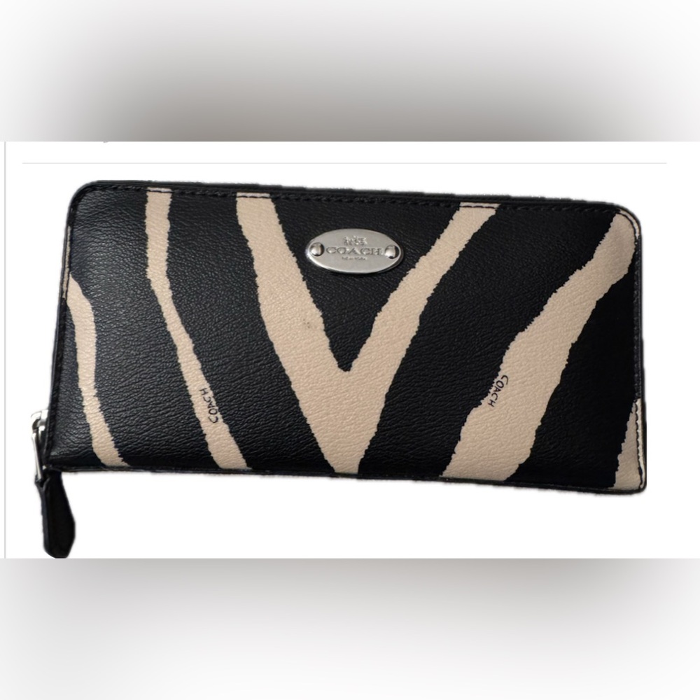COACH ZEBRA WALLET NEW. Card inside.